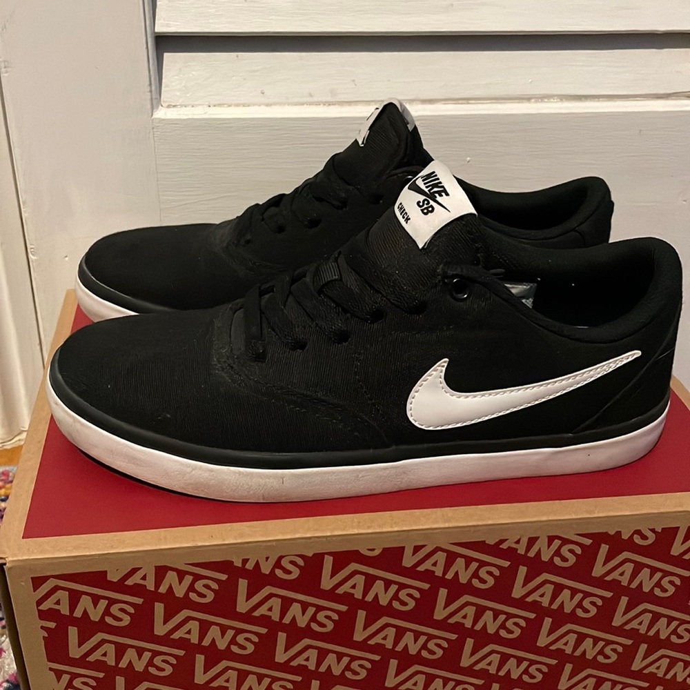 Nike SB Check Solar Black/White Mens 7/ Women’s 8